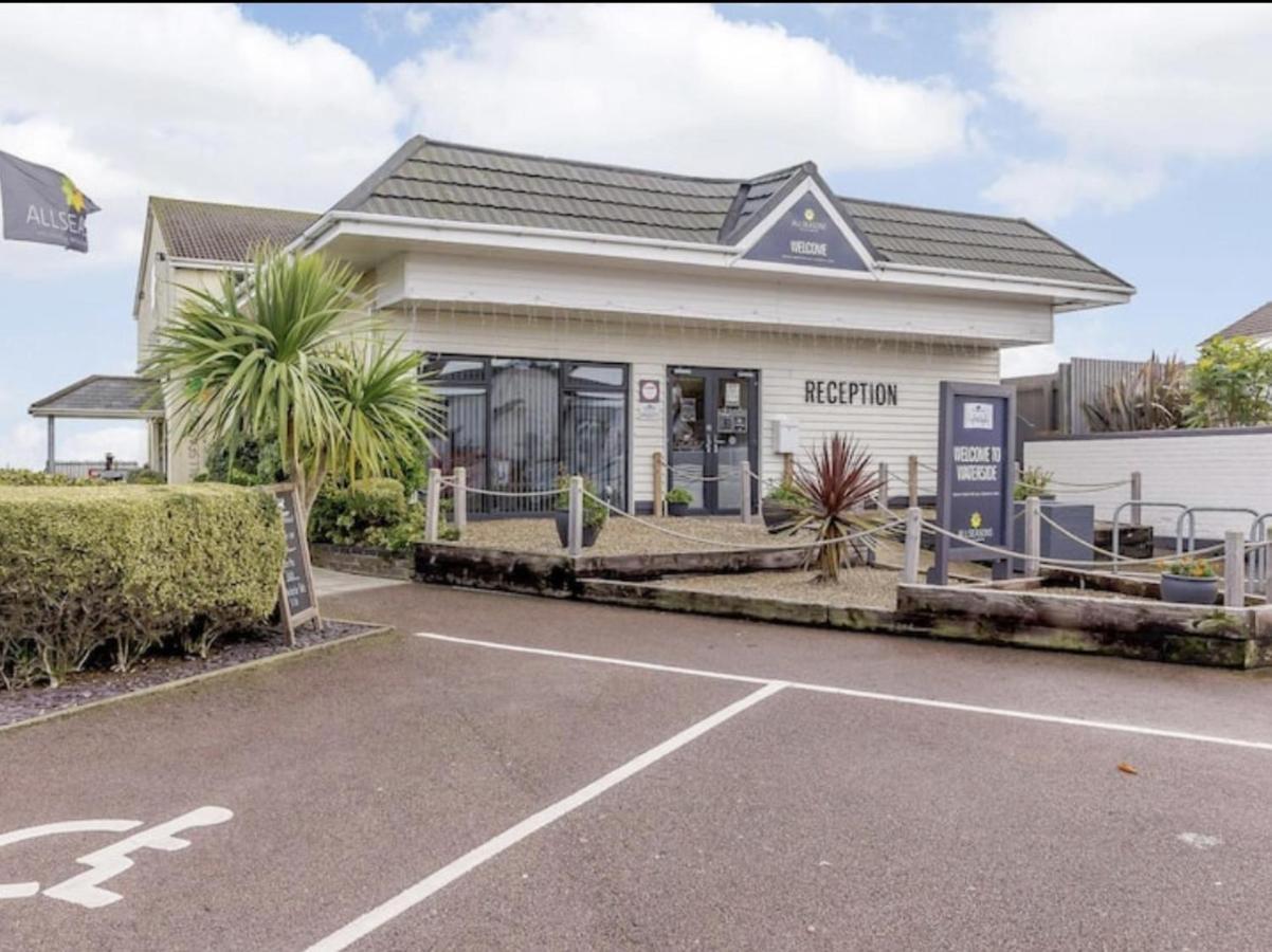 Villa Sea View 3-Bed Heated Pool Eat Bar Kids Park Lowestoft Exteriör bild