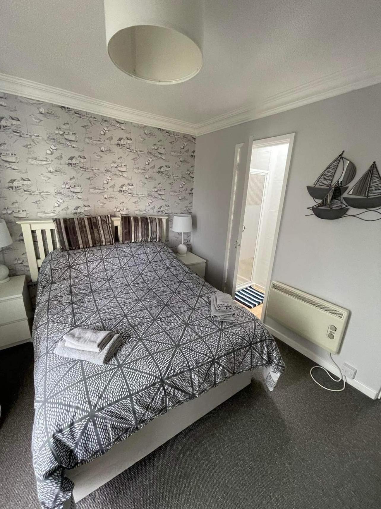 Villa Sea View 3-Bed Heated Pool Eat Bar Kids Park Lowestoft Exteriör bild